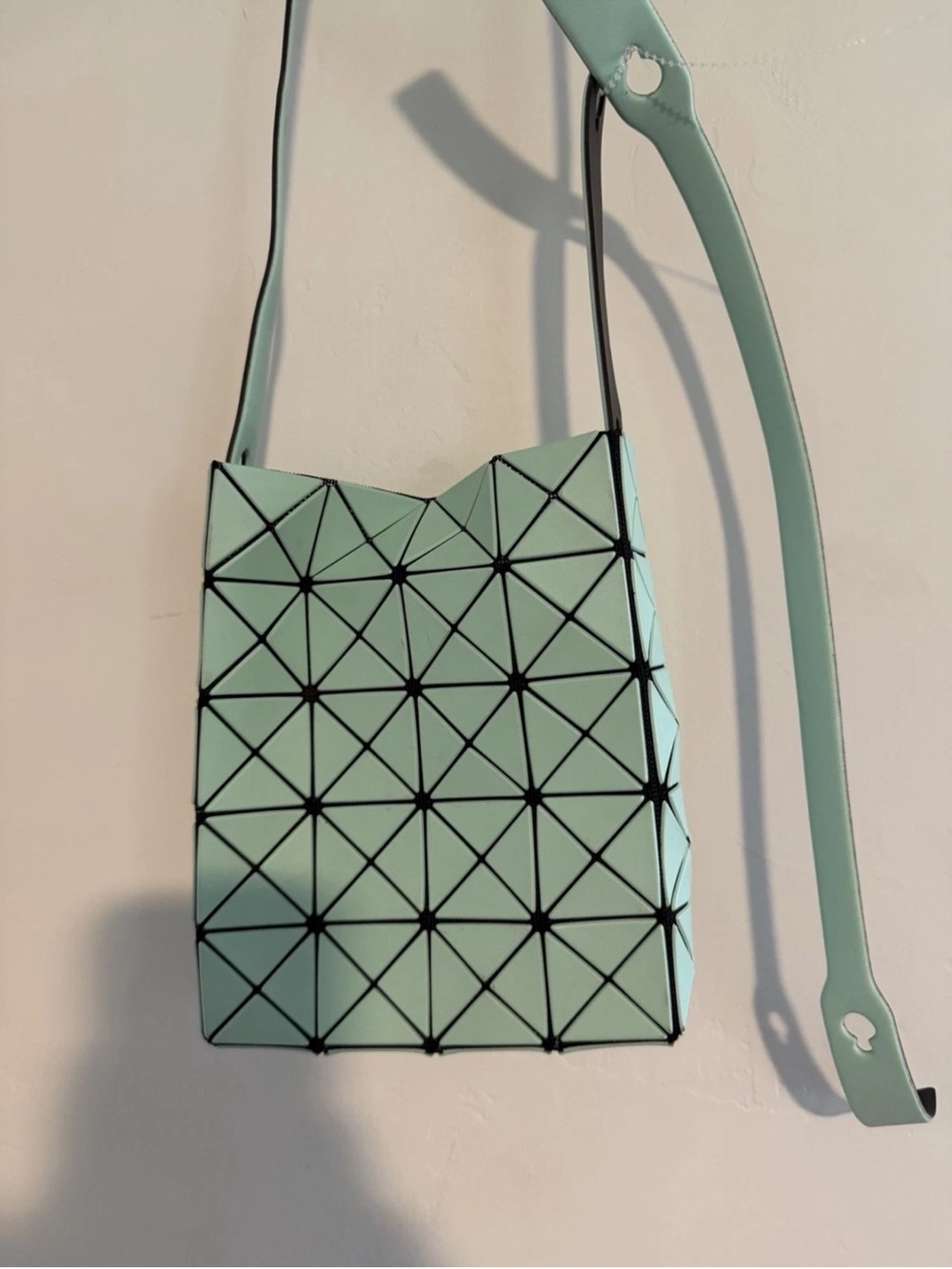 Mint Geometric Crossbody Bag - Women BAO BAO ISSEY MIYAKE Green Carat Small Bag - Picture 2 of 6